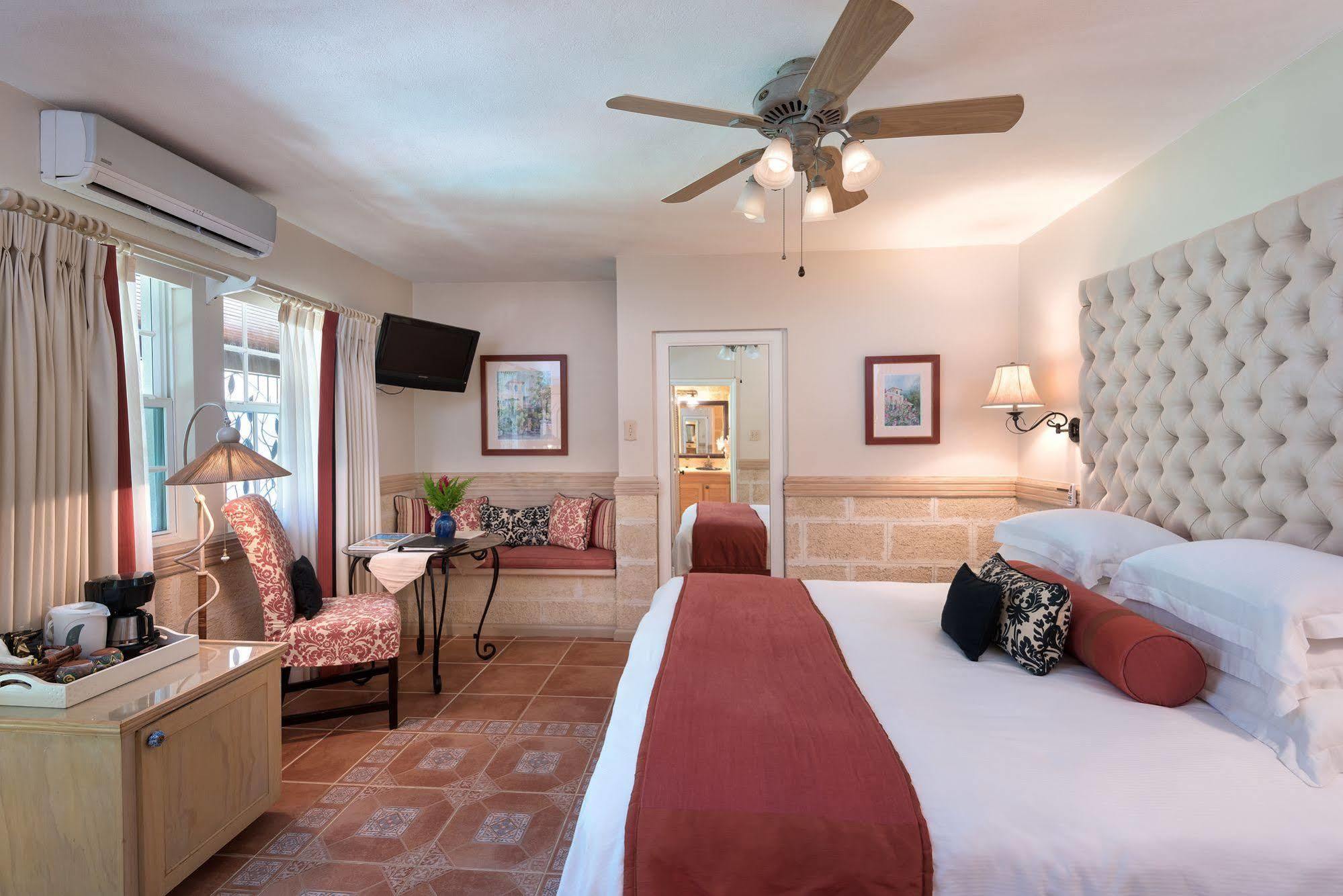Little Arches Boutique Hotel - Adults Only Oistins المظهر الخارجي الصورة
